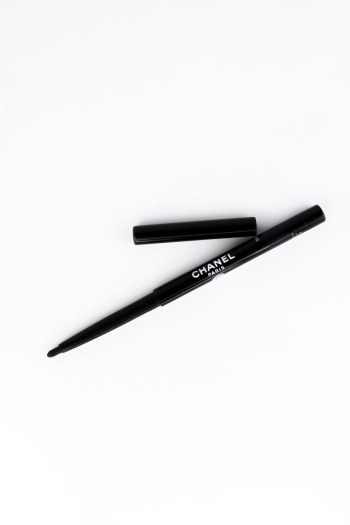 Устойчивый карандаш для глаз Chanel Stylo Yeux Waterproof Long-Lasting Eyeliner 83 Cassis 