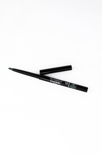 Устойчивый карандаш для глаз Chanel Stylo Yeux Waterproof Long-Lasting Eyeliner 46 Vert Emeraude 