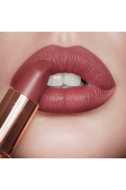 Помада Charlotte Tilbury Matte Revolution Lipstick PILLOW TALK MEDIUM