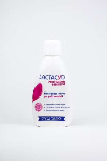 Средство для интимной гигиены Lactacyd Detergente Intimo Protezione Sensitive